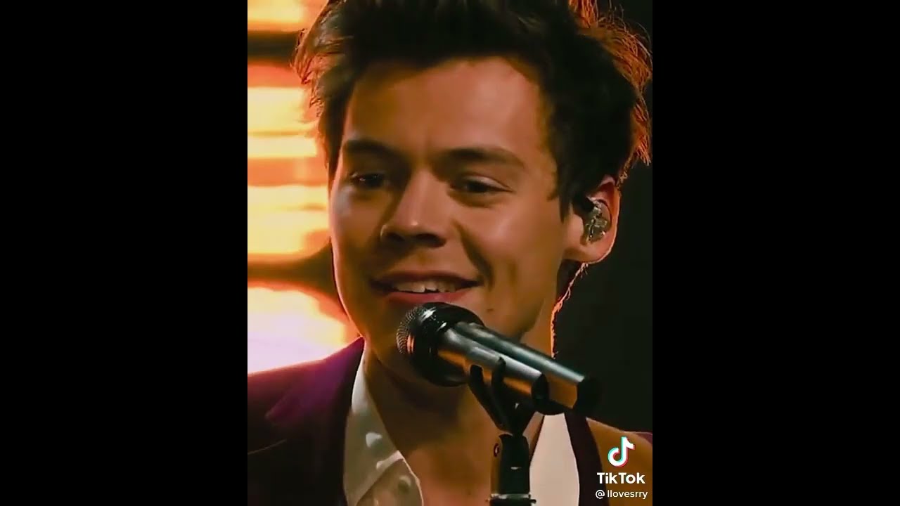 Harry Styles edits that'll make you weak ;)