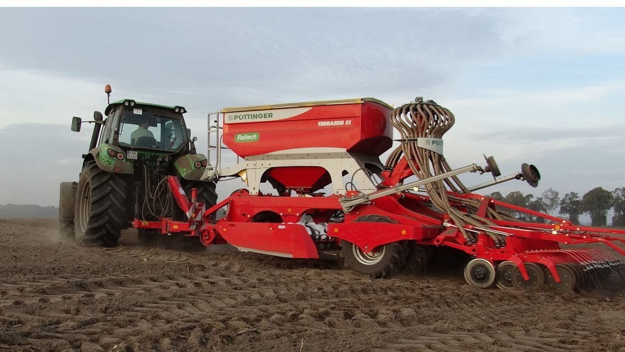 Jesienny siew koniczyny. W polu Deutz-Fahr 6160 + Pottinger Terrasem R3