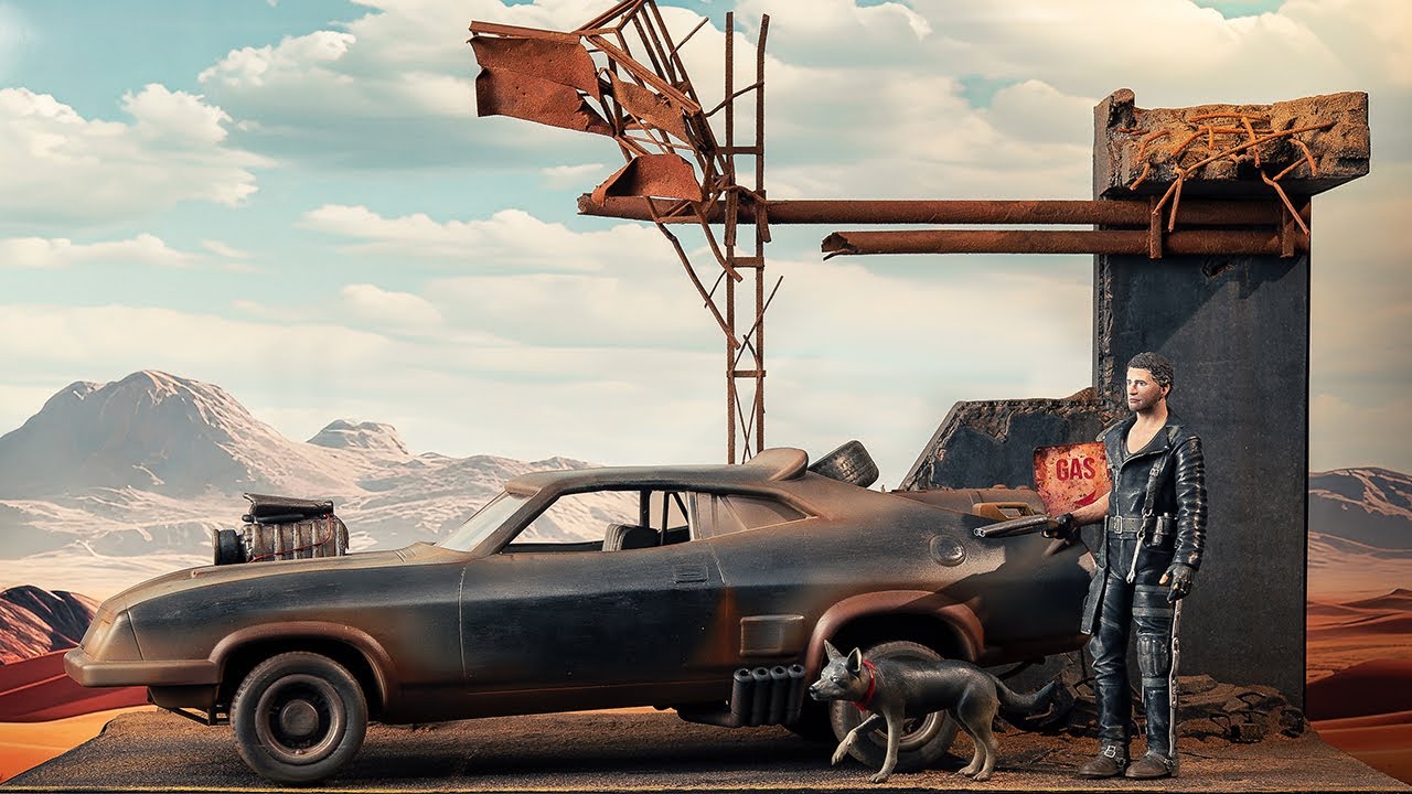 MAD MAX and Ford Falcon V8 Interceptor - Diorama build in scale 1/10.