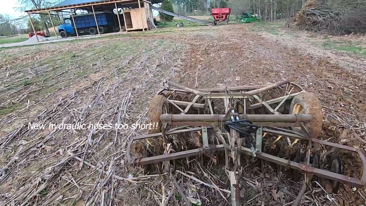 John Deere 520 Disking with a John Deere 8ft KBA Disk