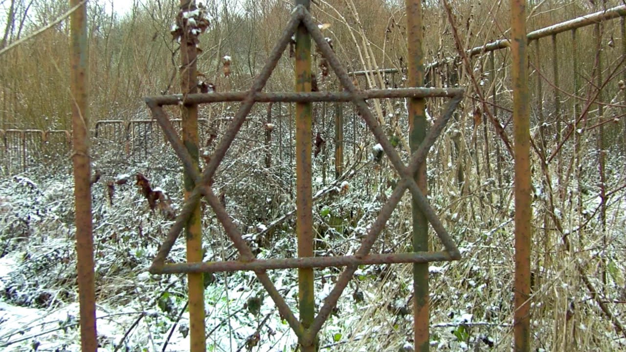 ЄВРЕЙСЬКИЙ ЦВИНТАР в містечку  Розділ  огляд з висоти пошук родоводу Цукерберга