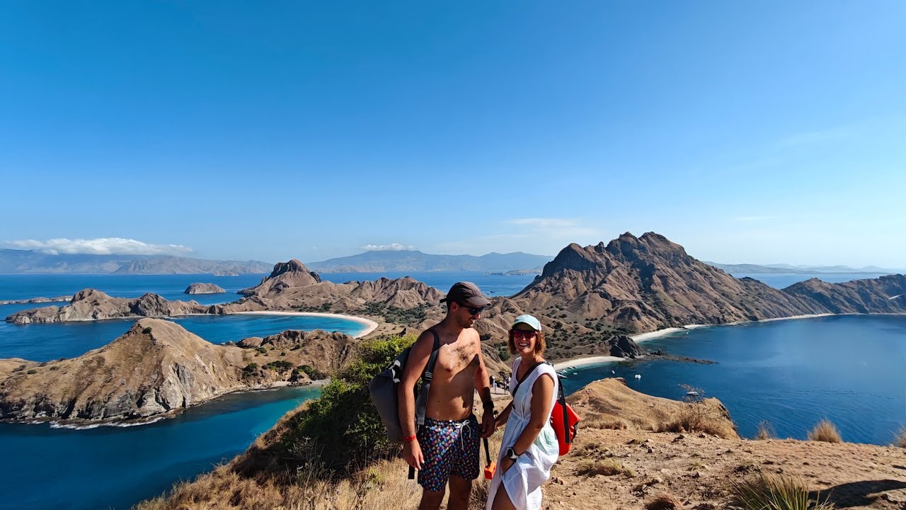 FLORES - Indonesia (Komodo, Kelimutu, 17 island marine park)