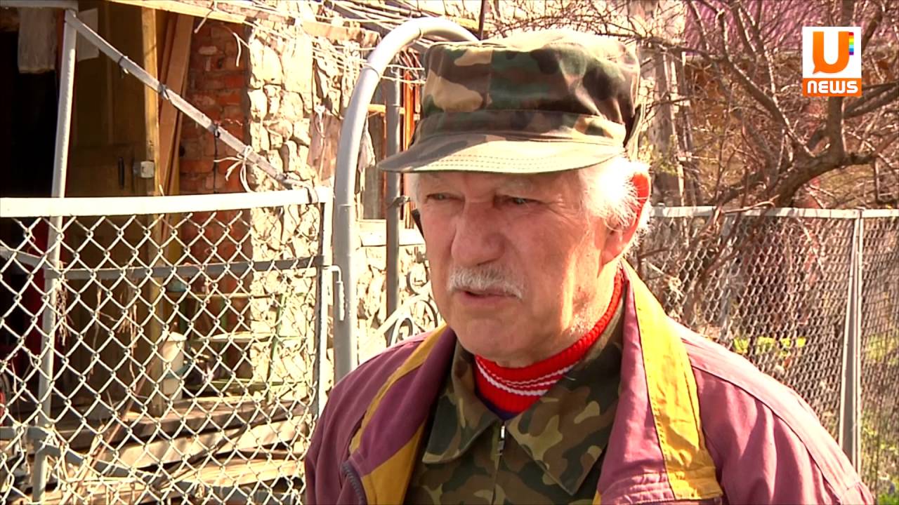 Заур Исхаков на протяжение 20 лет строил свой дачный дом из отходов