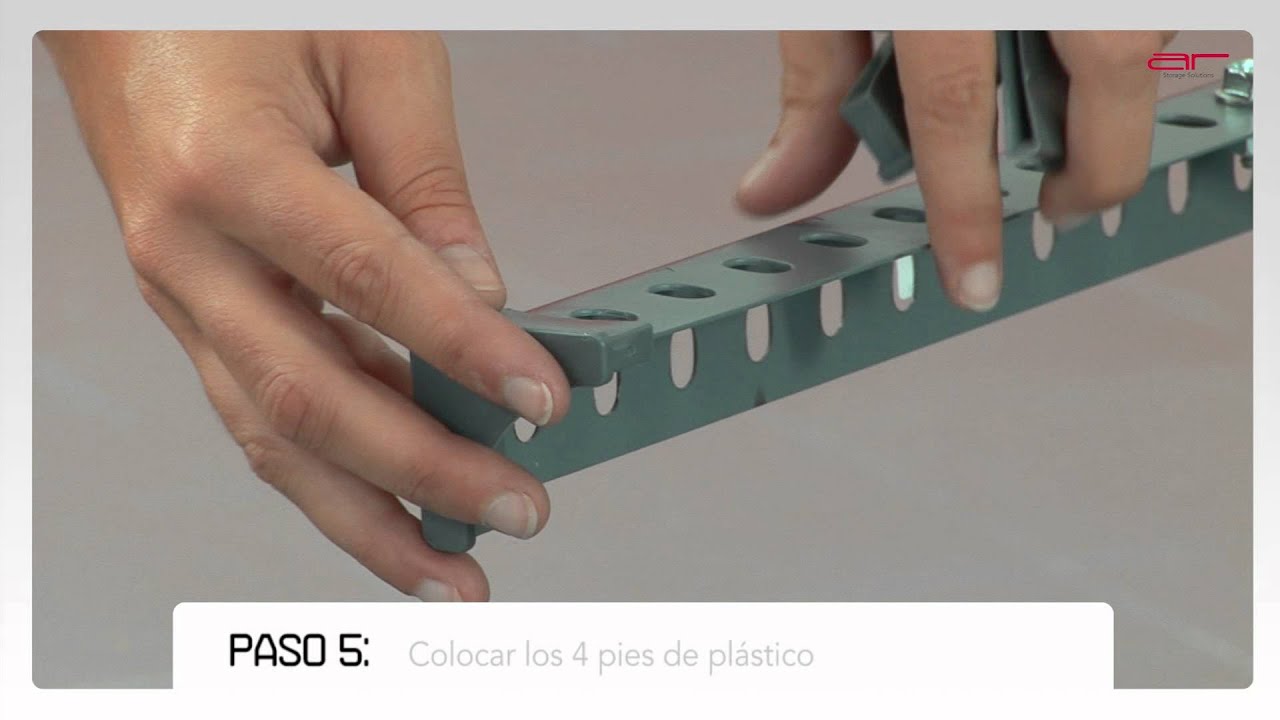 Montar una estantería modular metálica