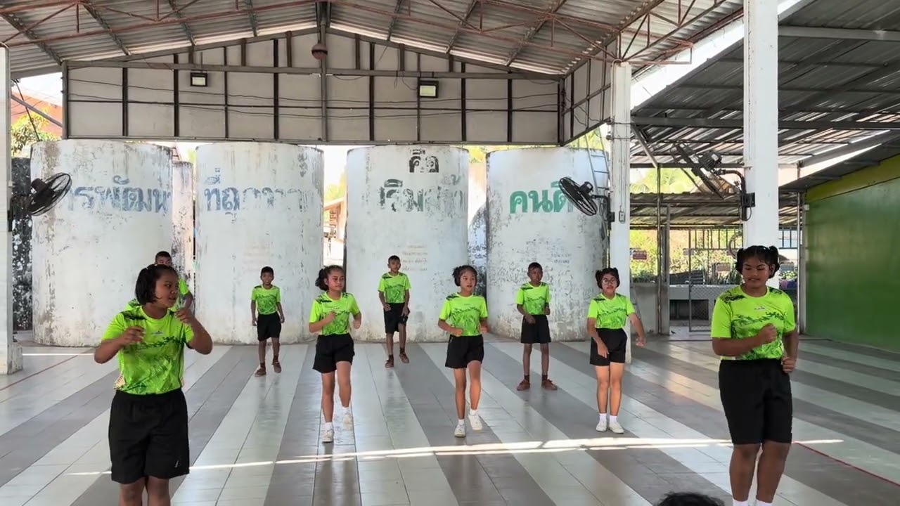 ร่วมแข่งขันแอโรบิค โรงเรียนบ้านตะกุย(ค้ำคูณบำรุง)