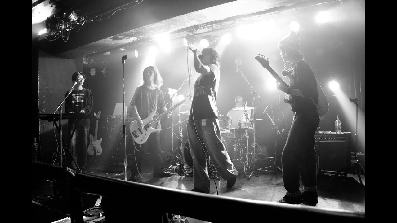Massclub - Love my life  (Live performance video)
