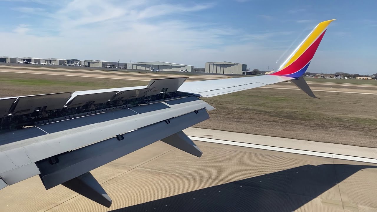 Southwest Airlines 737-800 Landing in Austin