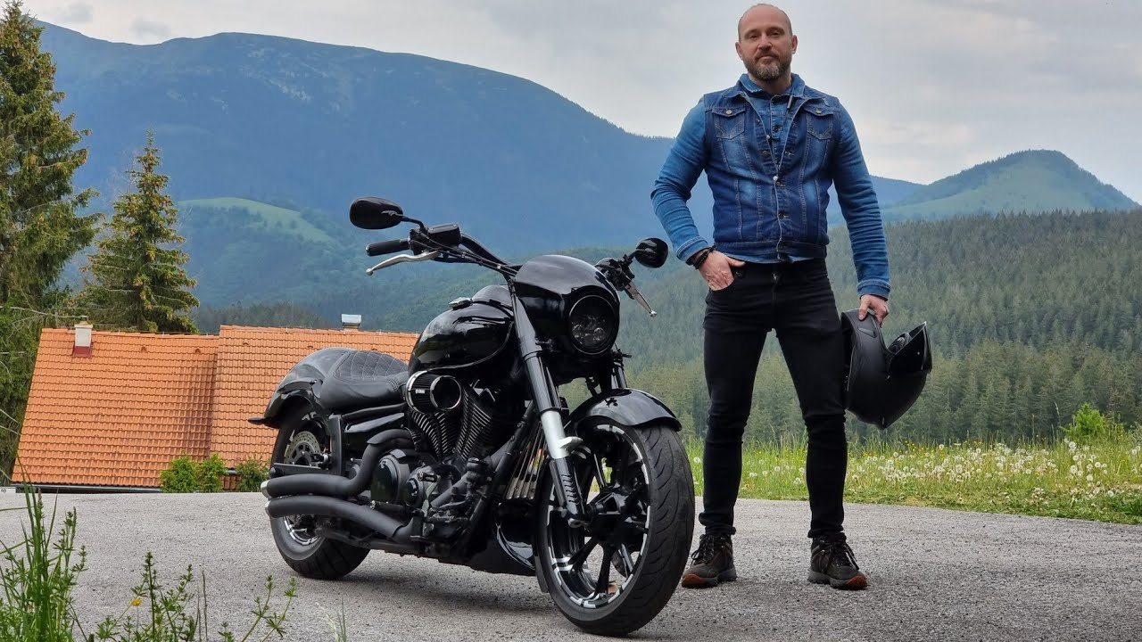 Yamaha xvs 950 midnight star 4K