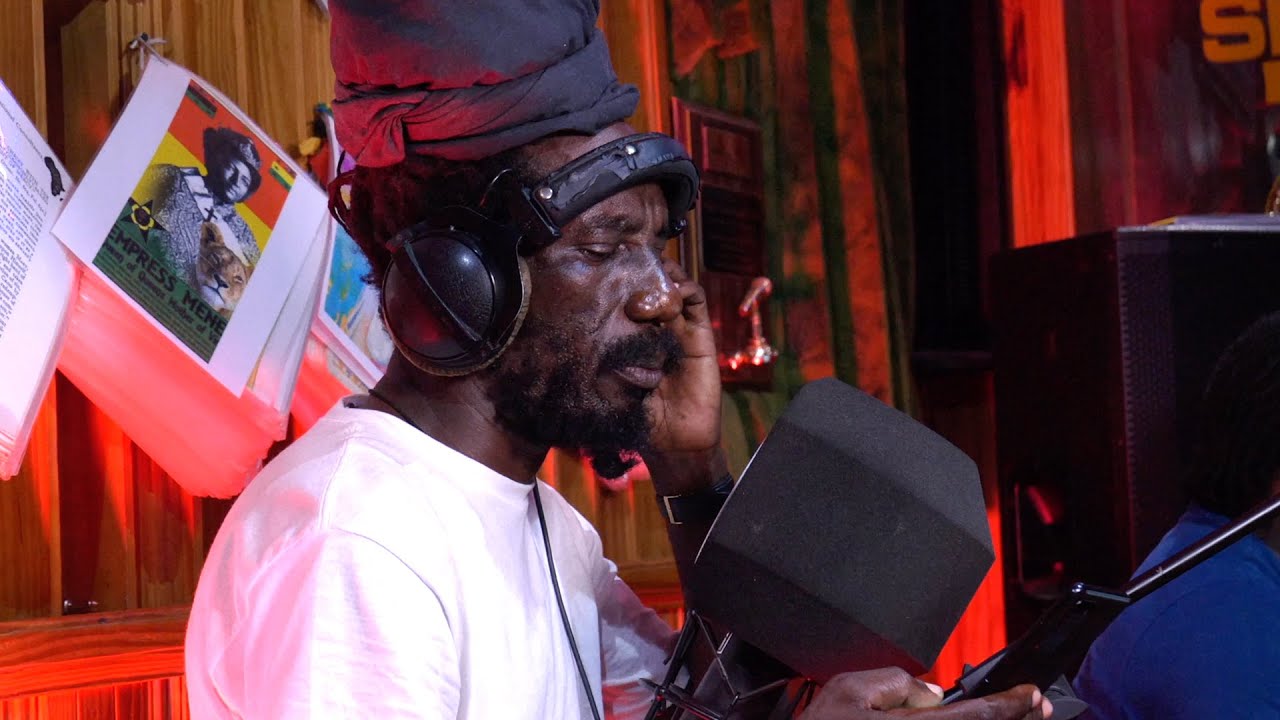 Sizzla & Derrick Sound - Jah Is Always Near [Evidence Music]
