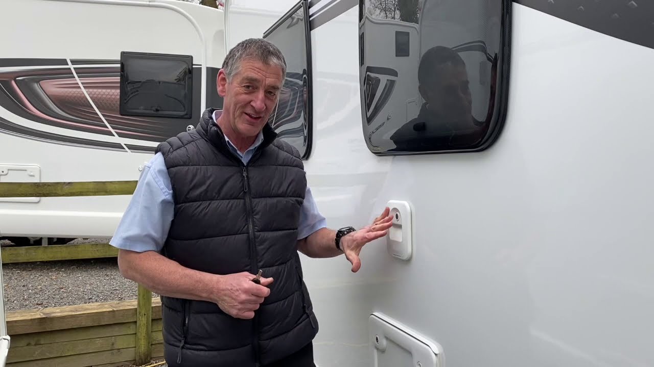 Exterior demonstration Swift Fairway Platinum 2021