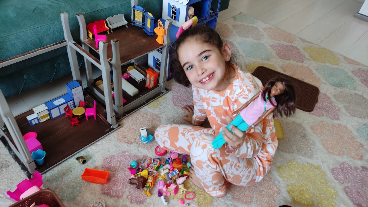 EVCİLİK OYNARKEN EVİ BOŞALTMIŞ. BENDE OYUNA KATILDIM. @DilaKent @linacetinkayaofficial