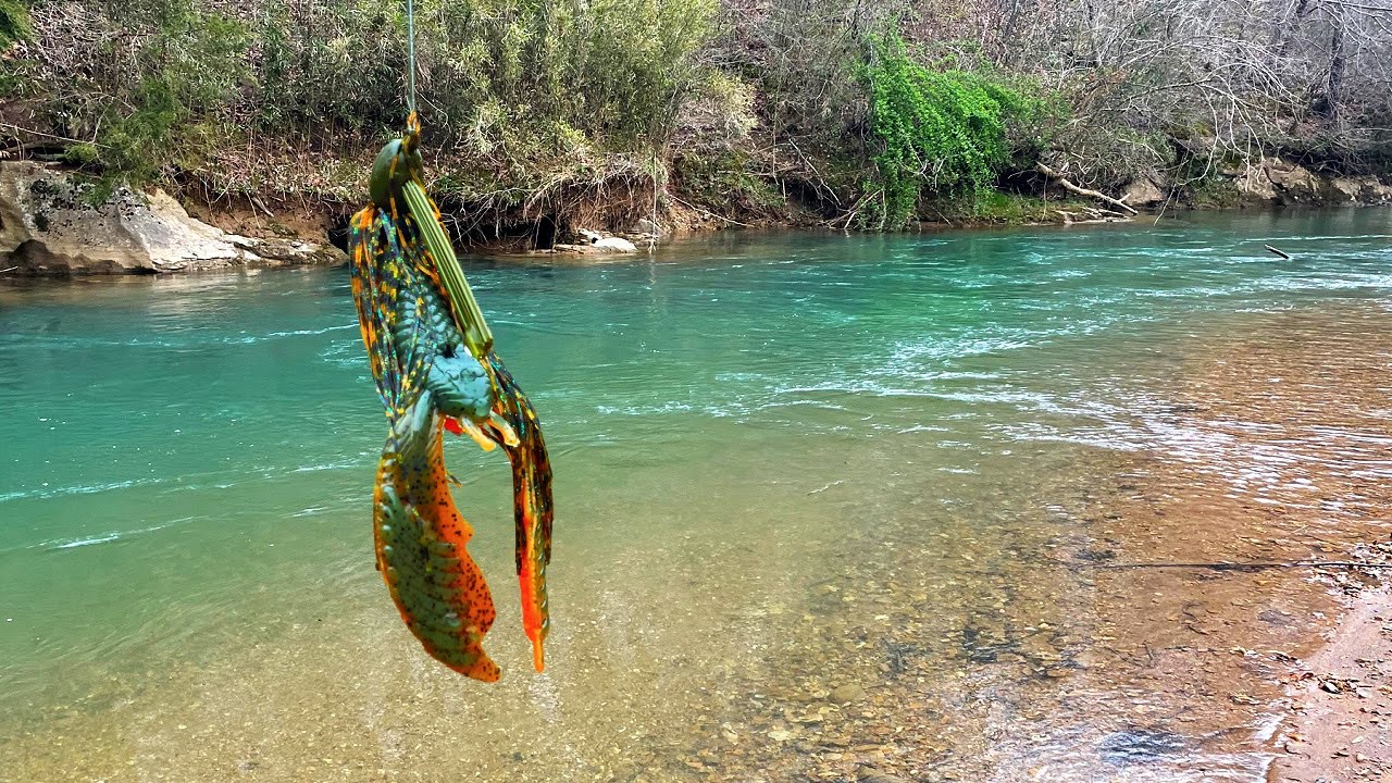 Creek Jigging for a BIG SMALLMOUTH