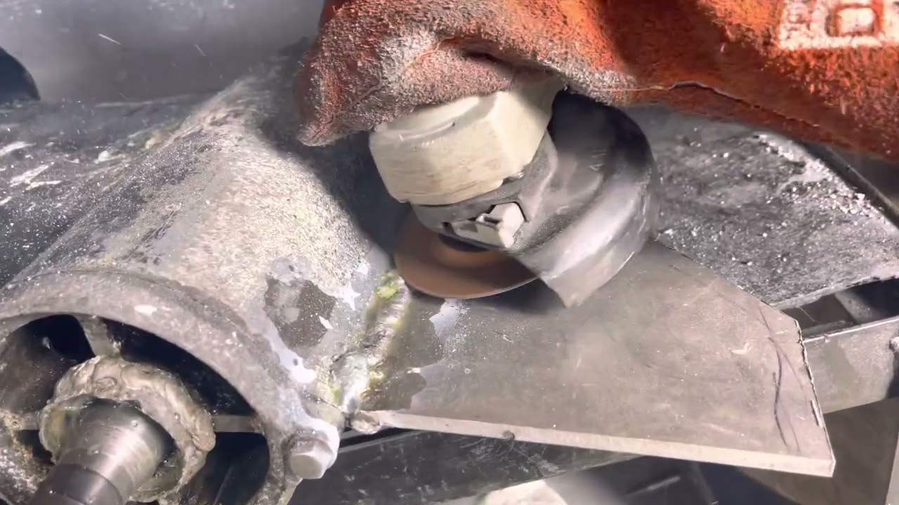 Soldadura en aluminio ( reconstrucción, a una transmisión de fuera de borda )