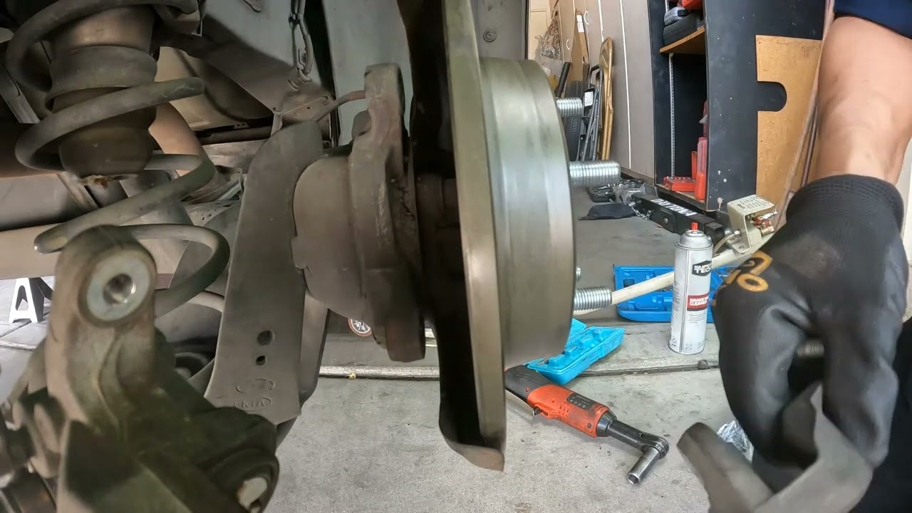 2013 HYUNDAI Elantra Rear Brake Pads and Rear Brake Rotors   Made with Clipchamp