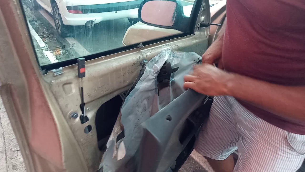 Resolvendo problema nas travas elétricas do Corsa C, (Corsa Montana), Ano 2006.