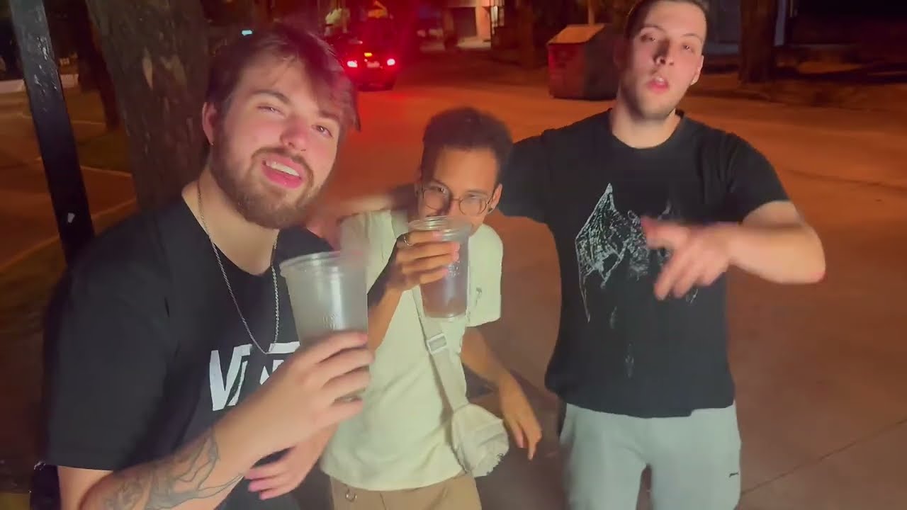 1- CUANDO SALGO - LIL CASCO, Joakien, Aimi Ra