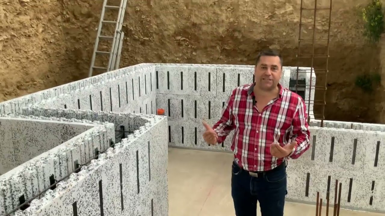MONTAGE ET COULAGE D’UN SOUS SOL § VS EN BLOC COFFRANT ISOLANT PLANETE ISOBLOC 