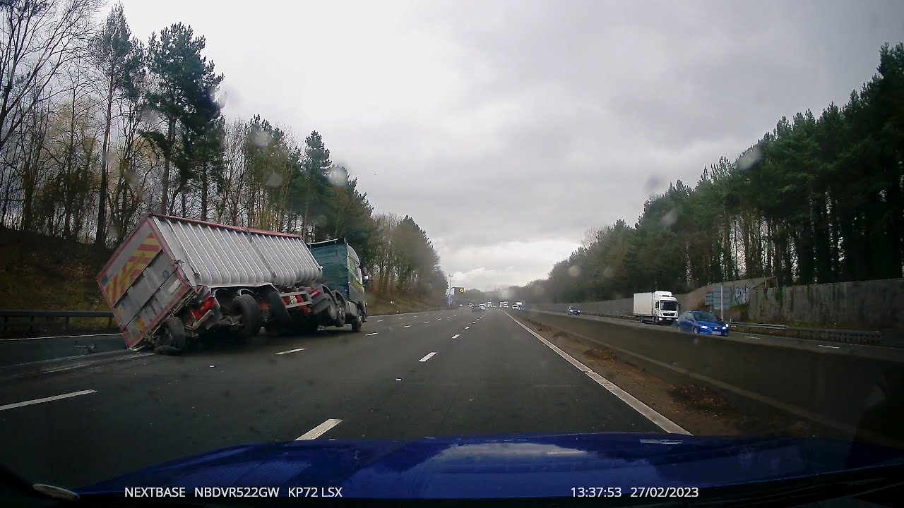 M6 Lorry crash