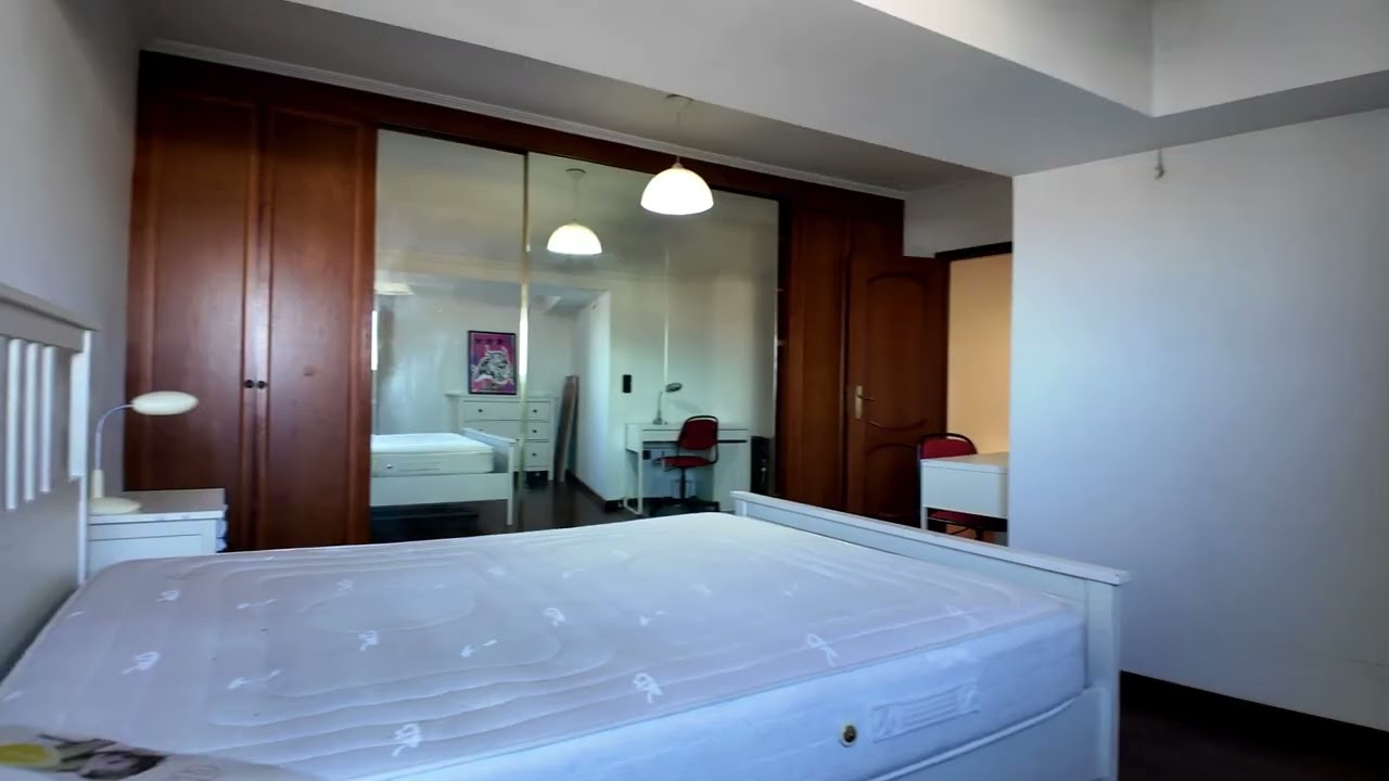 Apartamento T3 Duplex na Rua da Constituição   Próximo ao Marquês