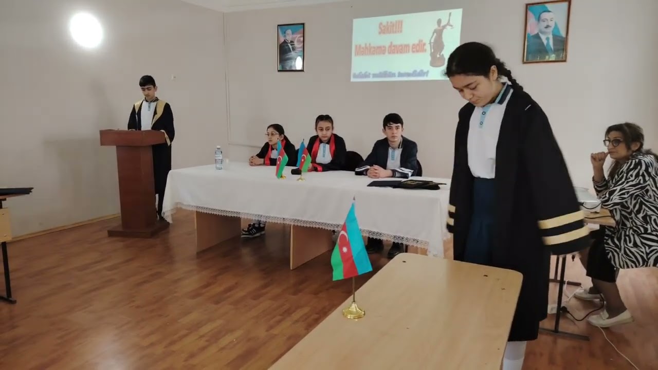 9cu siniflə keçirdiyimiz məhkəmə-simulyasiya ders