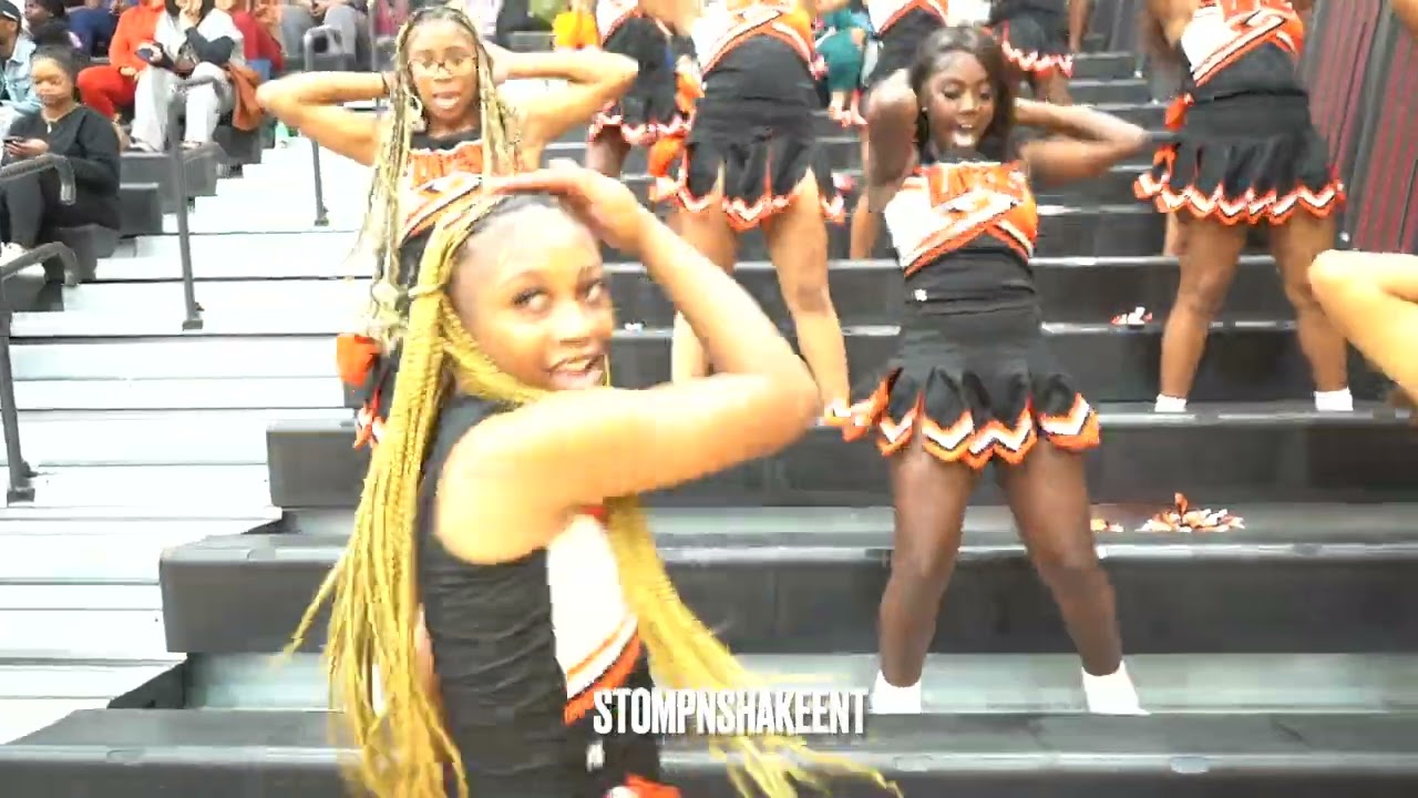 ROCKY RIVER CHEERLEADERS GET DOWN! TRU SQUAD IS REALLY LIKE THAT!