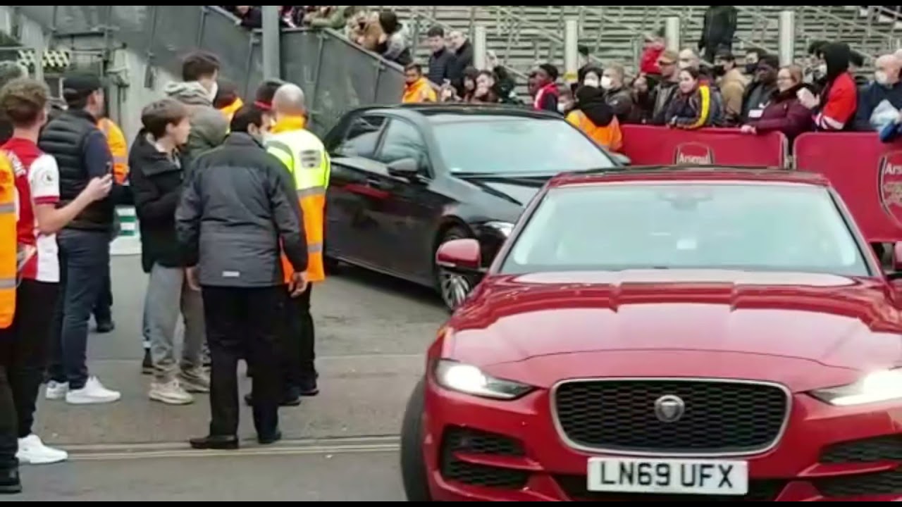 Arsenal players leaving the Emirates after Arsenal 1-2 Man City