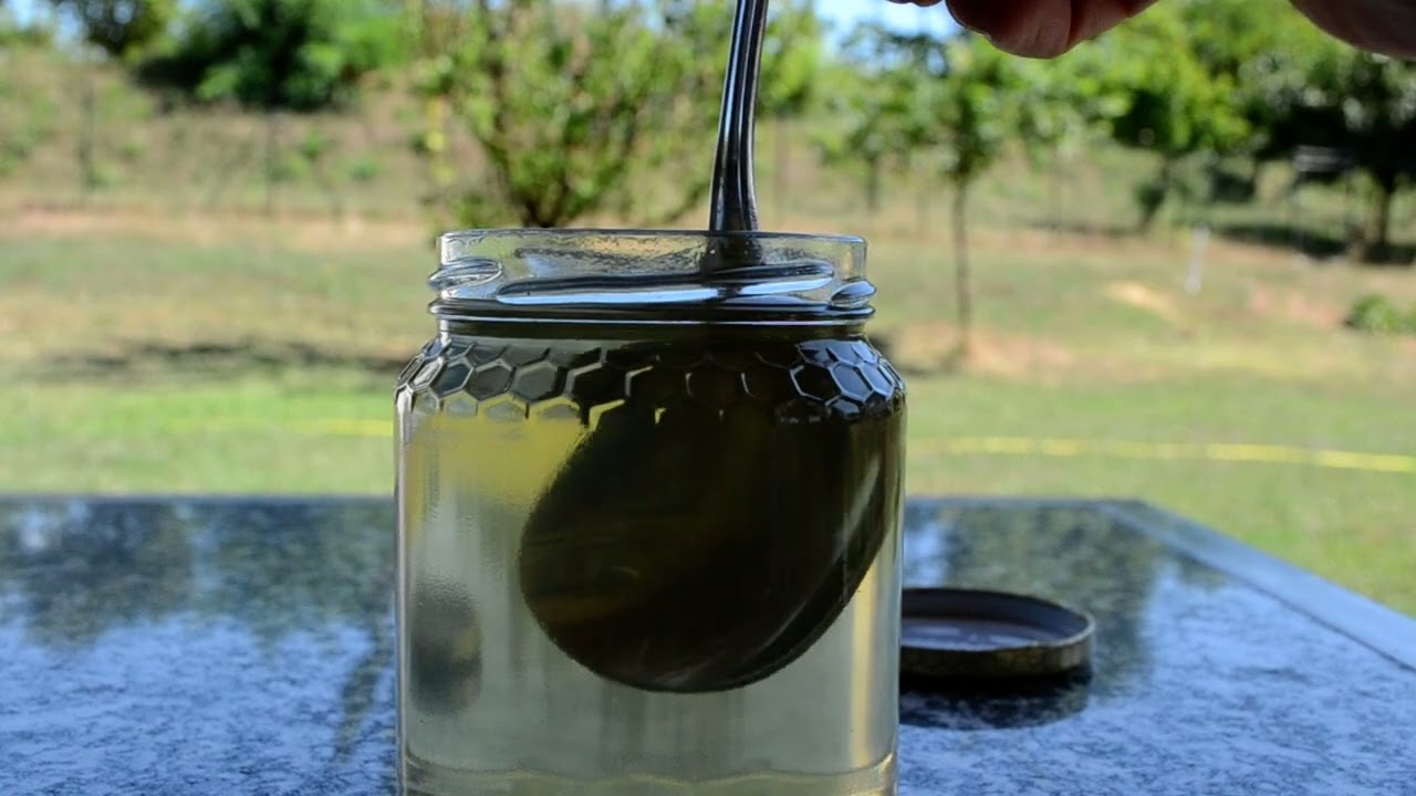 Miele di acacia apicoltura Scoiattolo Rosso