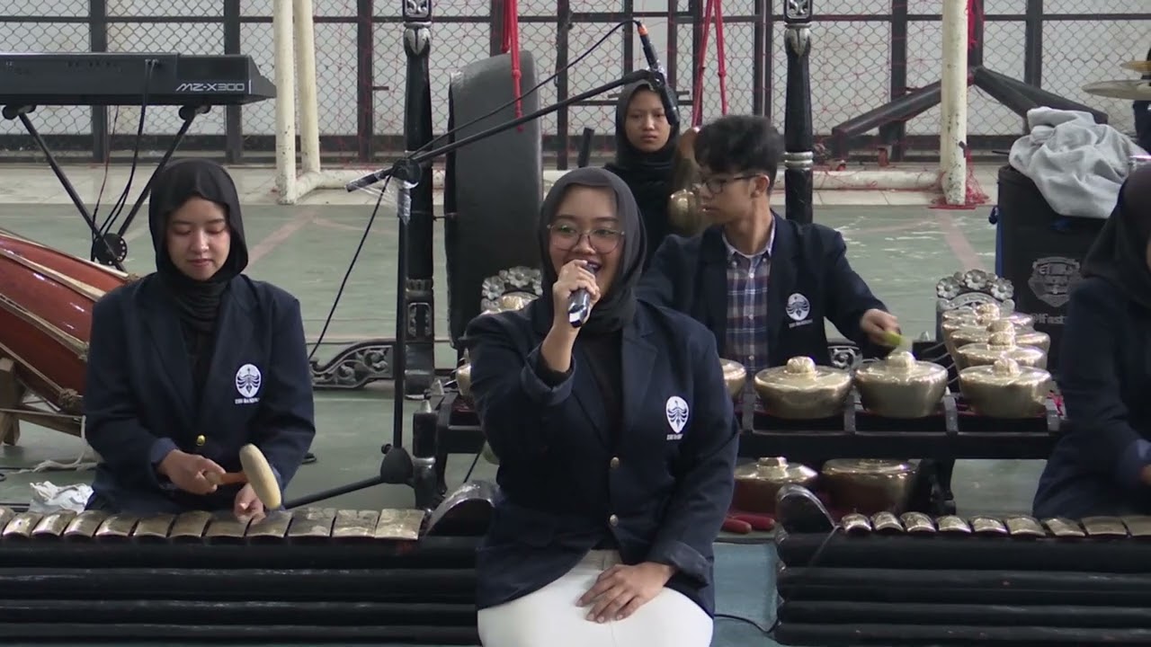 Degung II Semester 5 A Kel 1 Lagu "Mayang Katon dan Kalangkang Salira"