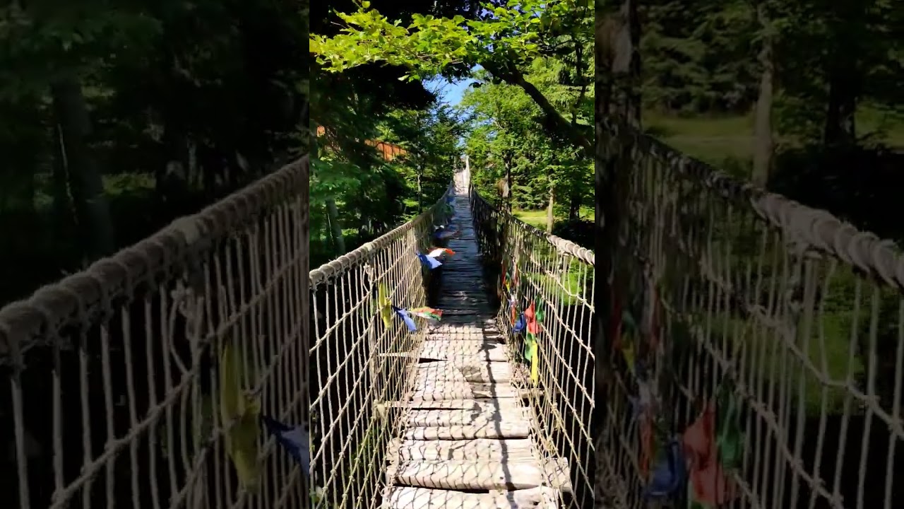 The Vala&scaron;ka trail - Himalayan Walkway, Pustevny, Czech Republic ⛰️🌞