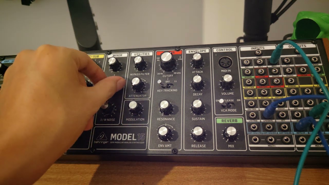 Behringer Model 15 - 3rd Oscillator