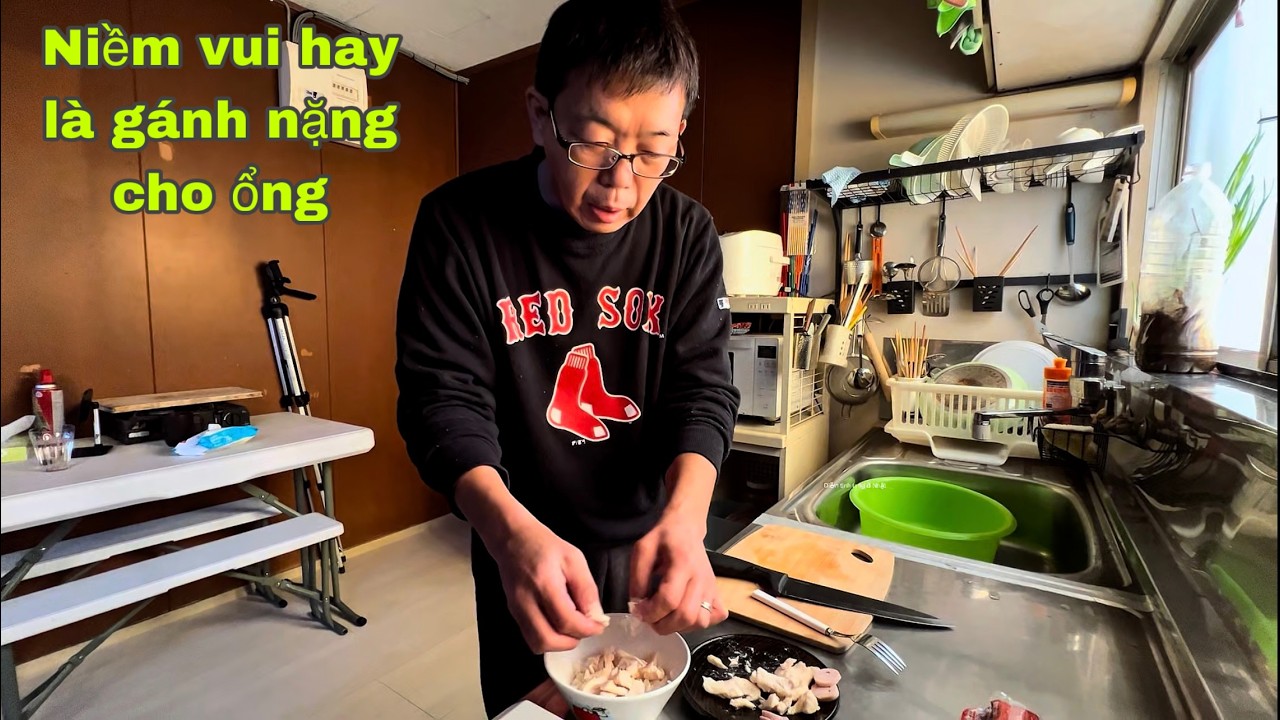 Ngày thứ hai sau khi nhận em cún về làm cho ông Nhật bận rộn hơn.lúc trước rảnh là ngủ chơi gem.