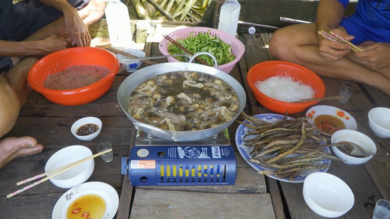 Đặc Sản N&eacute;t Qu&ecirc;, Lẩu C&aacute; Lau Kiếng Khổ Qua 