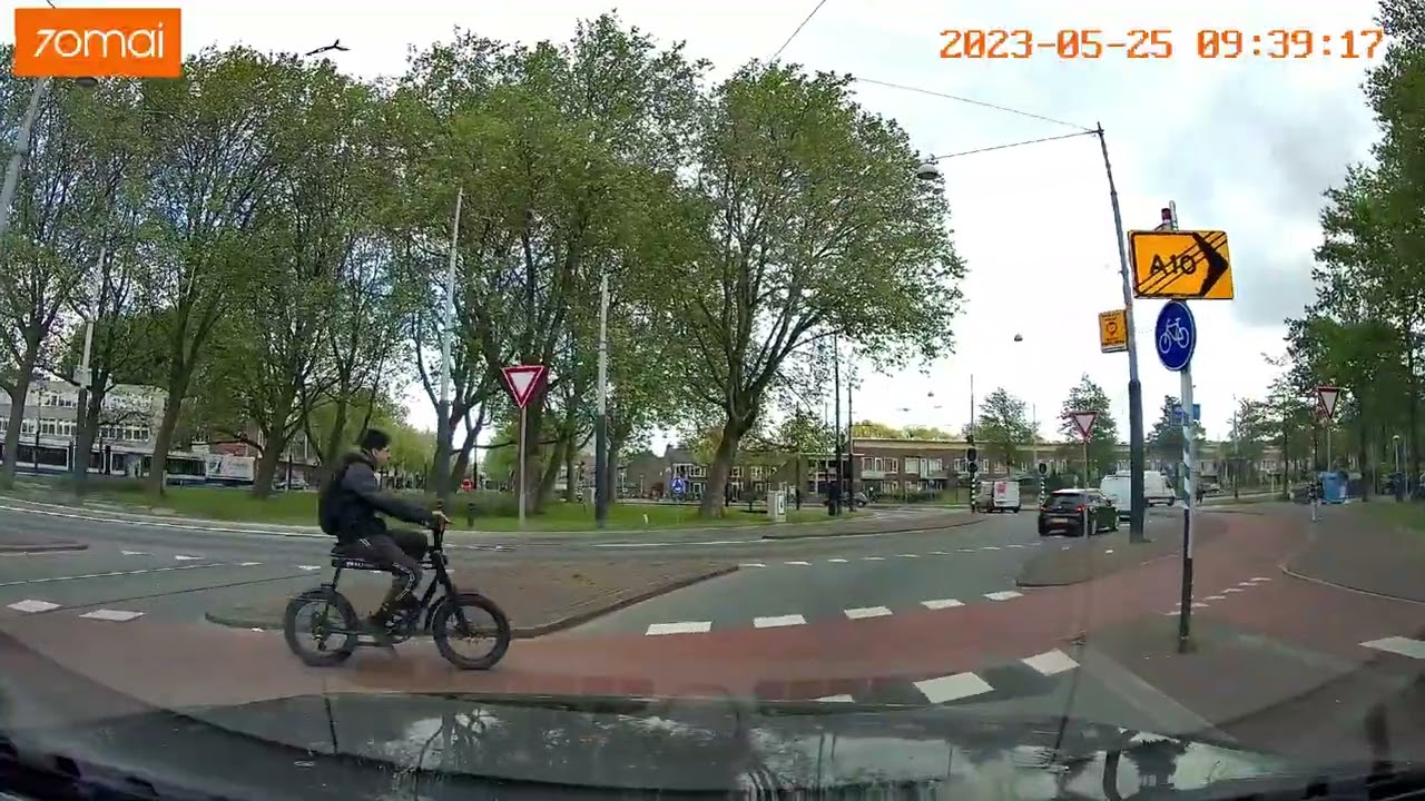 Driving classes in Amsterdam, thinking aloud!  #drivingtests #rijles  #praktijkexamen #amsterdam