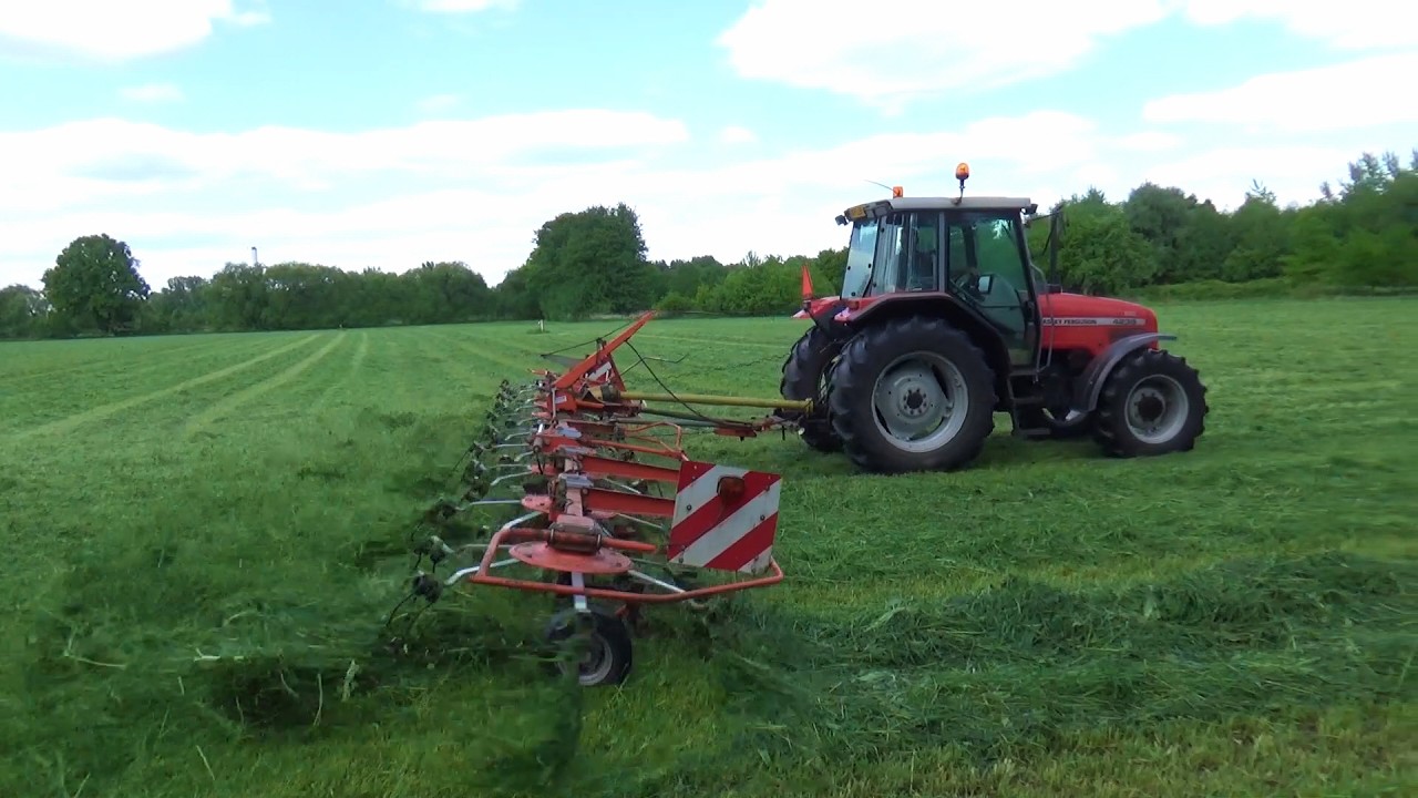 Stokkers tedding silage