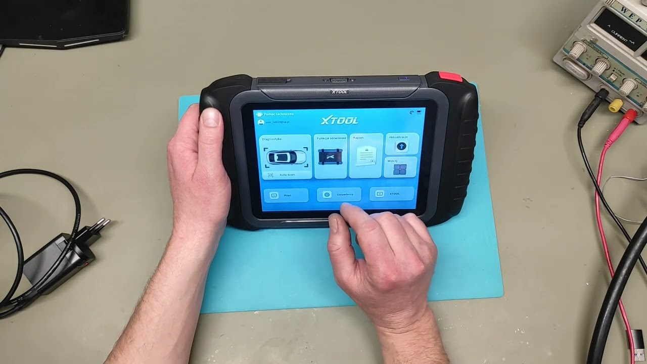 Xtool D8S - Kompleksowe narzędzie diagnostyczne + programowanie kluczy.