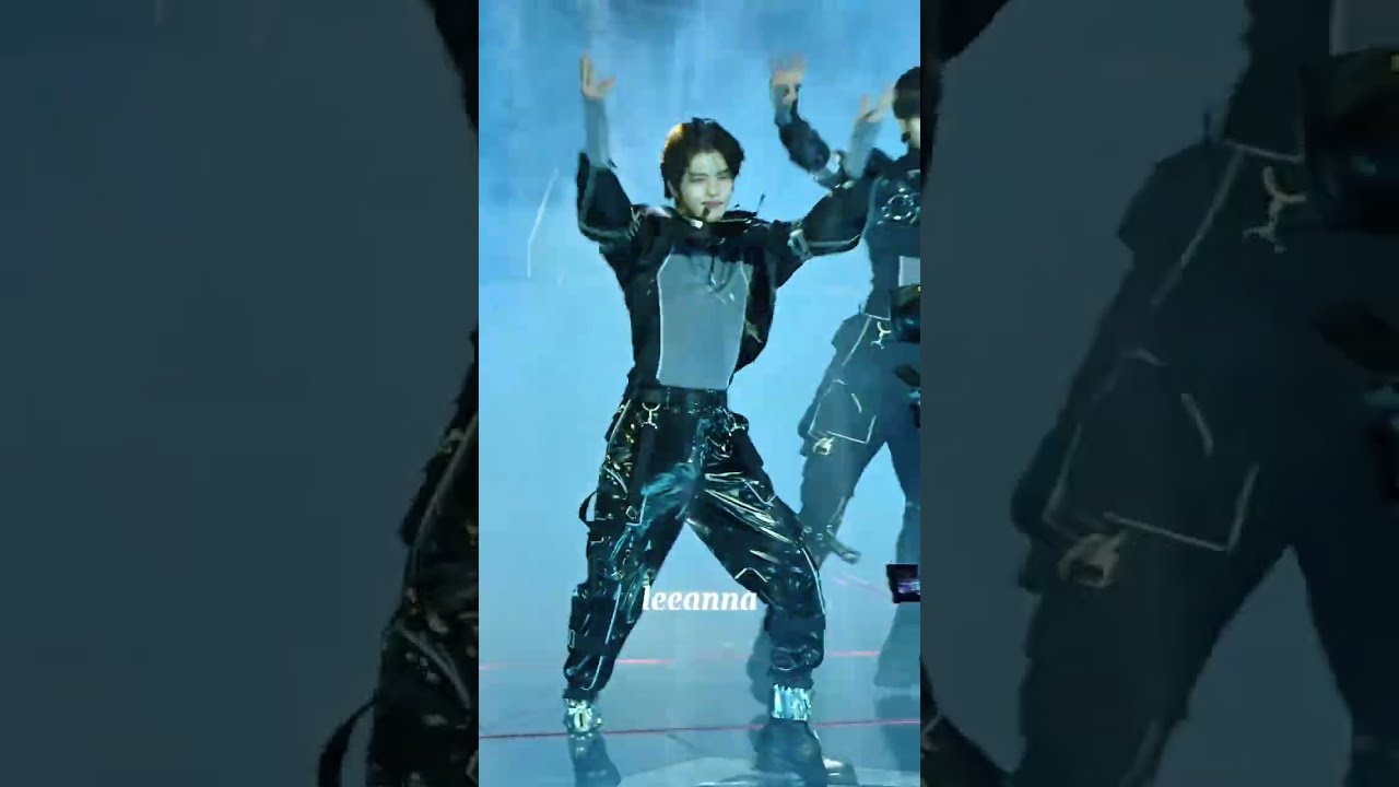 [4K] 251114 KGMA SMTR25 Intro+Wolf Fancam