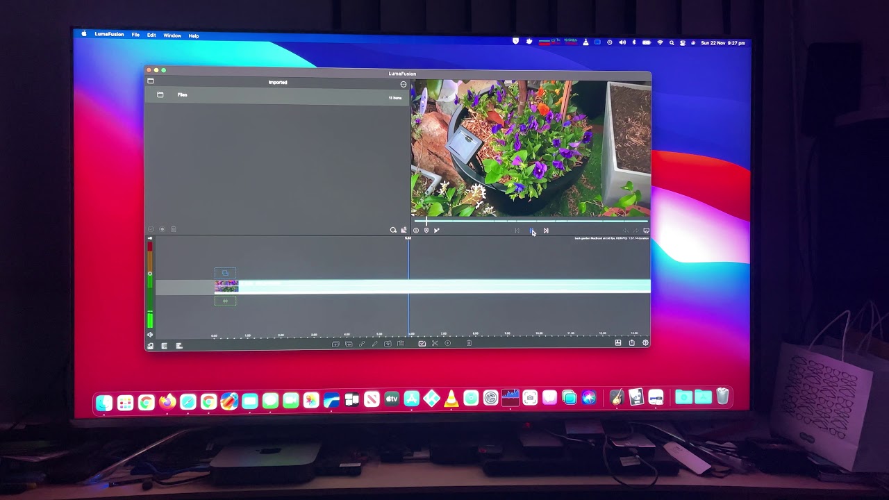 Macbook Air M1 2020 - 3 Displays - Monitor/TV and Sidecar with iPad Pro.
