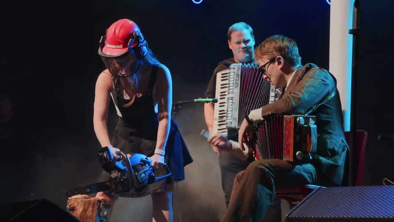 Bengtas Ballin - Syndarynk - Dialektbussin, Åminne Folkpark 2025
