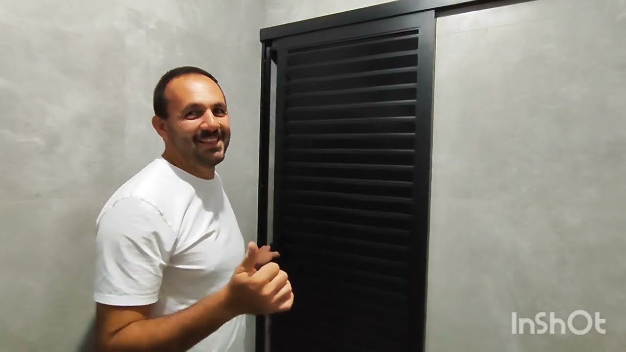 Colocação porta linha 25 com trilho de vidro temperado