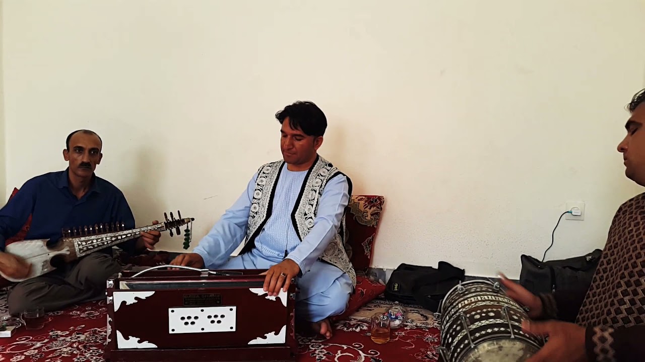 Farhad Ashna.  پرده اول در منزل وحید جان کوهستان