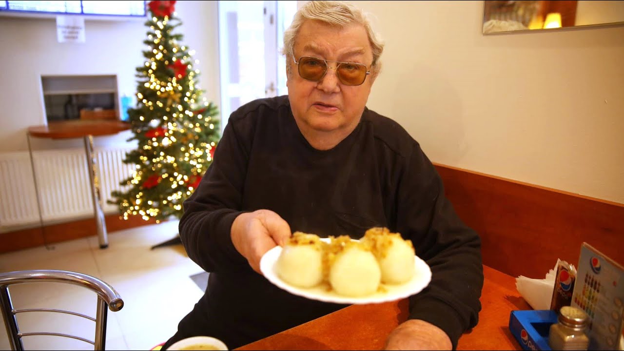 Człowiek, który prowadzi kultowy bar z pyzami