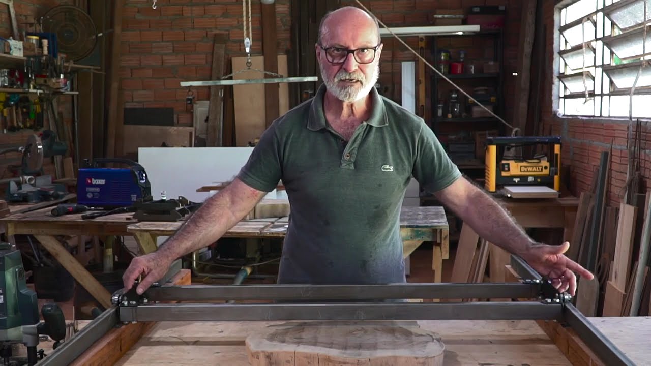 JIG FOR PLANEING AND THICKENING LARGE PIECES OF WOOD WITH A COLUMN ROUTER.