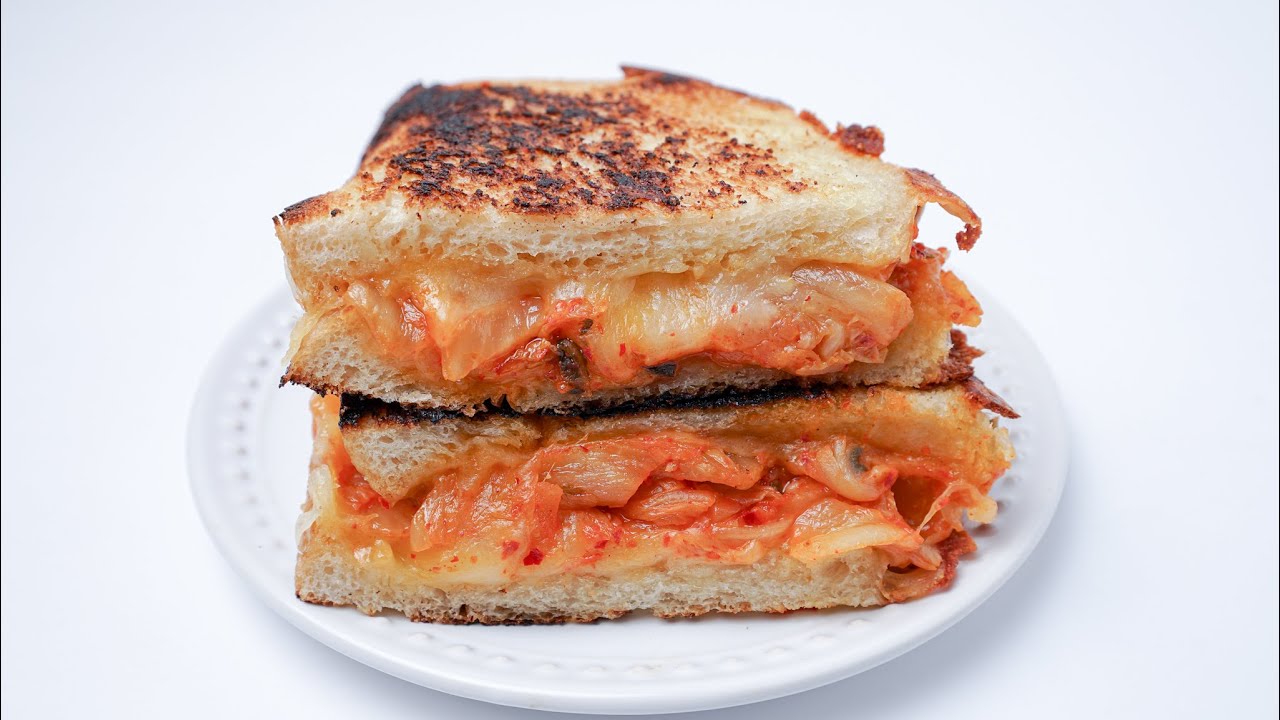 5 Minute Grilled Kimchi Cheese Sandwich