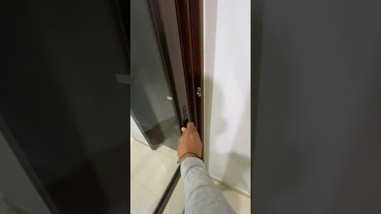 Ventanal oculto en pared #ventanas #oculto #madera #aluminio #vidrio