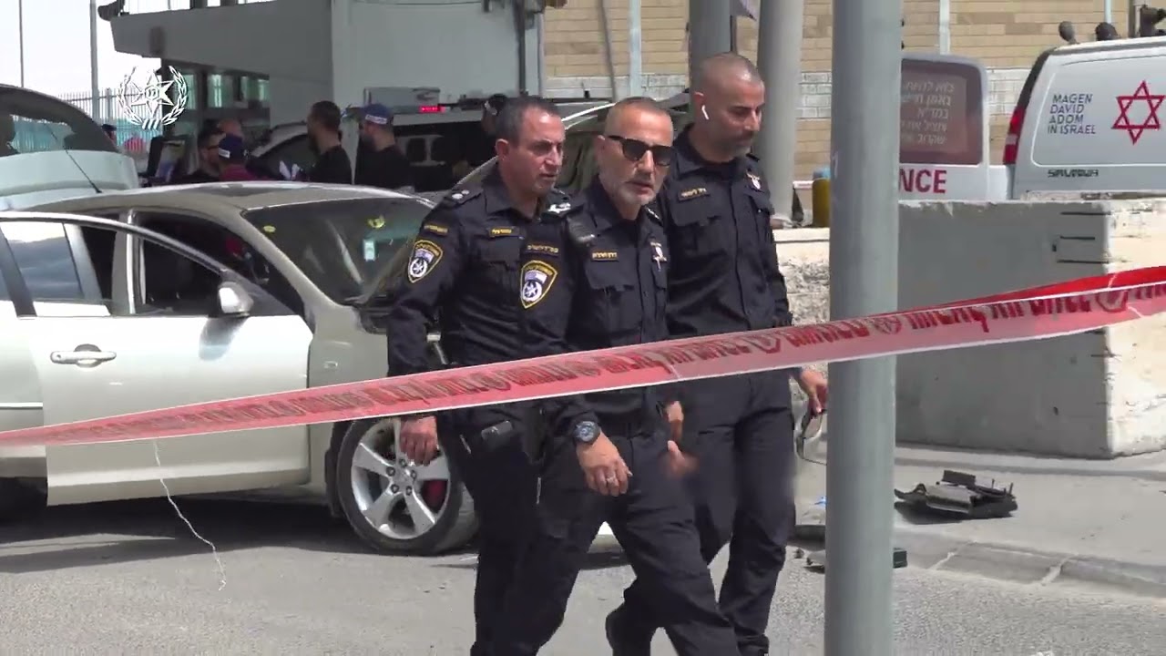 פיגוע דריסה במחסום קלנדיה בירושלים. צילום: דוברות המשטרה