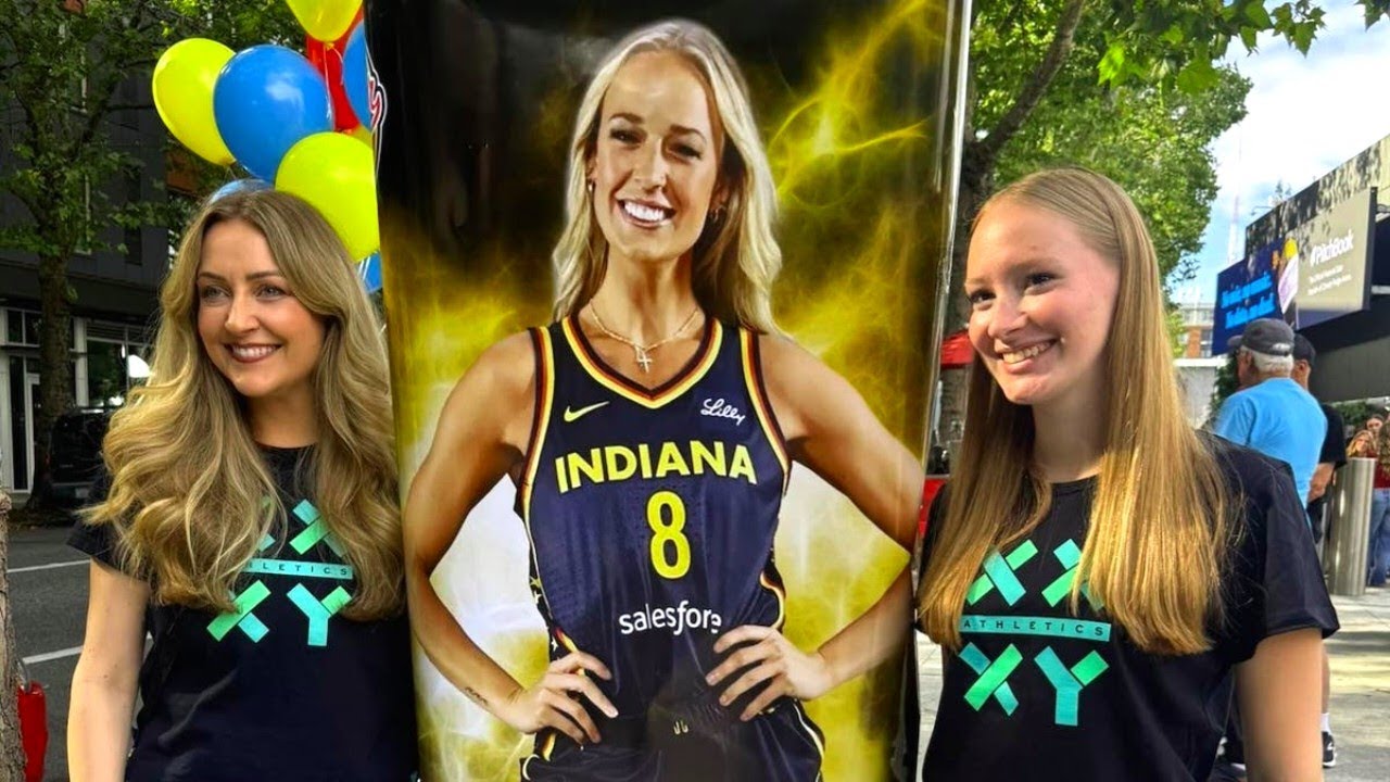 Митинг в поддержку Софи Каннингем на матче WNBA: активисты движения &laquo;за спасение женского спорта&raquo;...