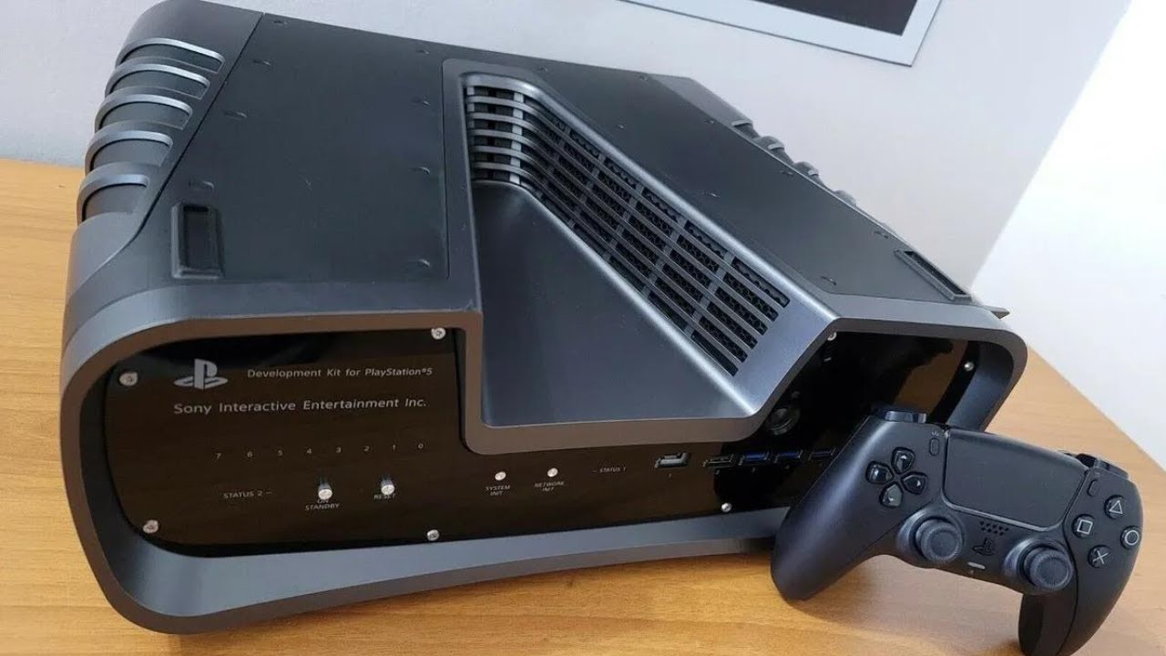 THE PS5 DEV KIT HANDS ON - PLAYSTATION 5 DEVELOPER KIT - WHATS DIFFERENT FROM THE NORMAL PS5?