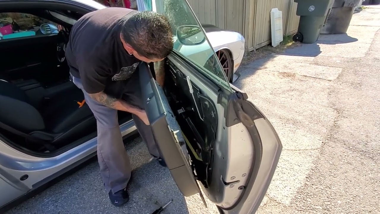 Dodge Challenger removal and installation Upper Outer Weatherstrip door belt strips
