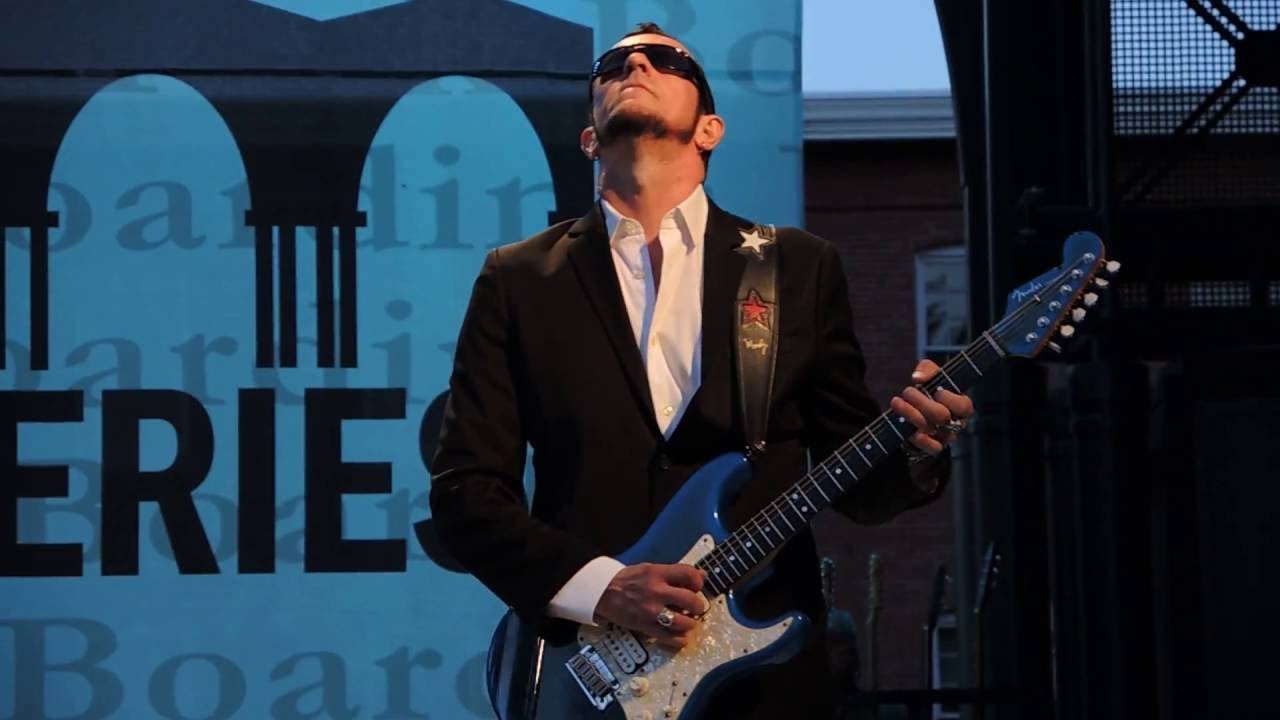 Gary Hoey   