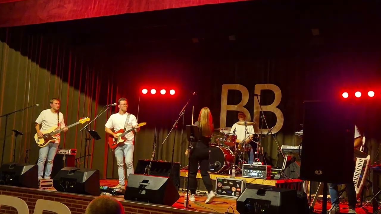 Shut Up And Dance - Vonken en Vuur (cover by The Flowing Vibes)